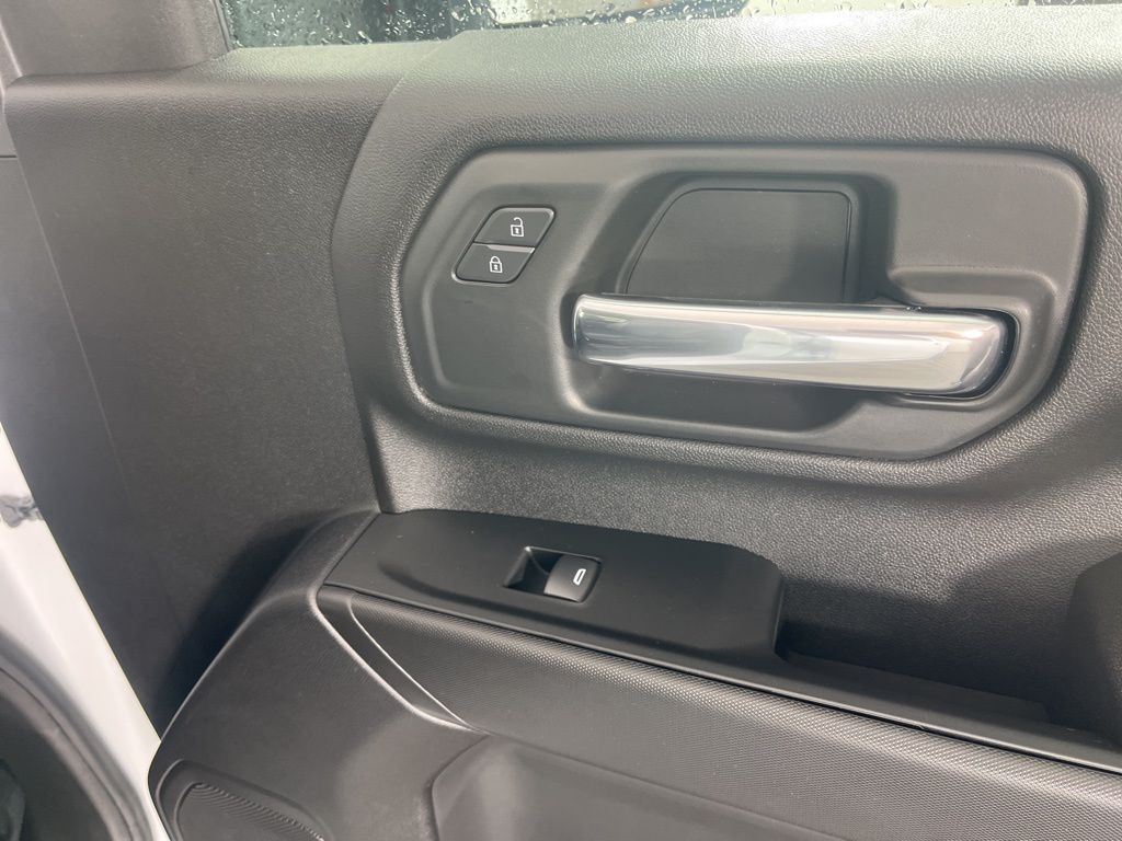 Thumbnail: 2026 Chevrolet Silverado 2500 - 10