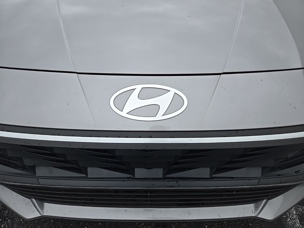 2025 Hyundai Elantra Sport 13