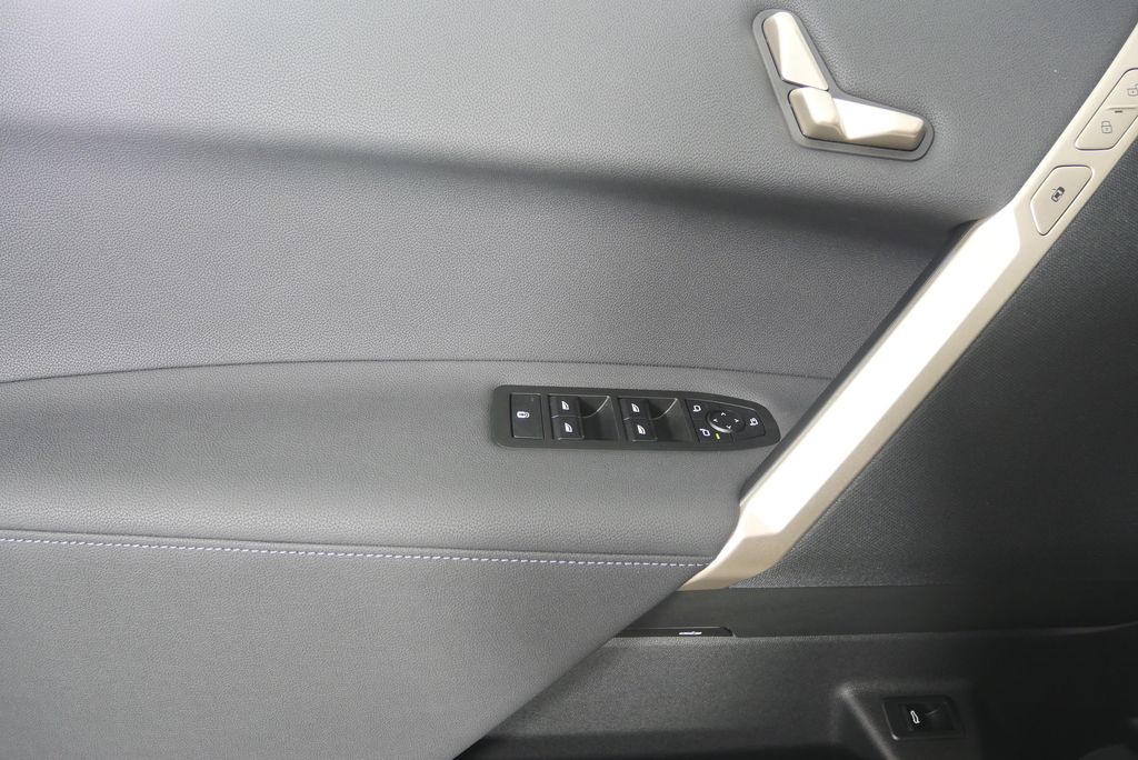 2026 BMW iX  8