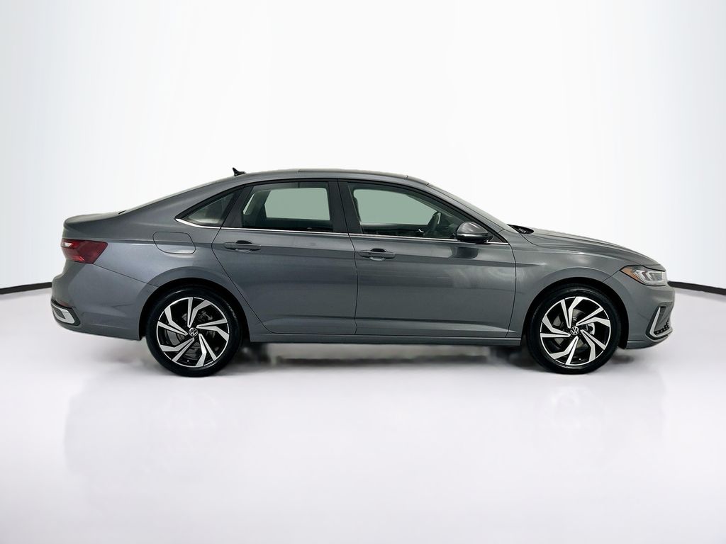 Thumbnail: 2026 Volkswagen Jetta - 4