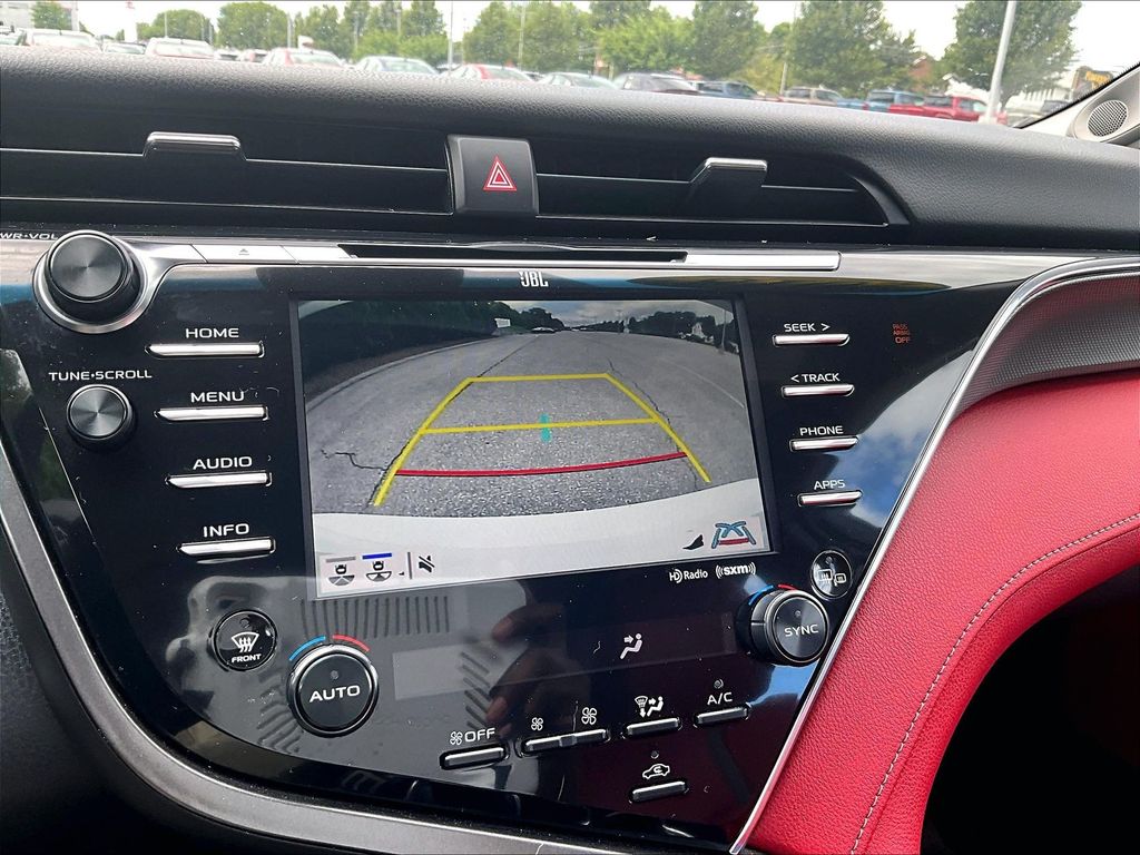 2018 Toyota Camry — photo 19