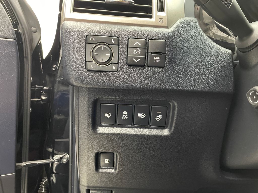 Thumbnail: 2021 Lexus GX - 21