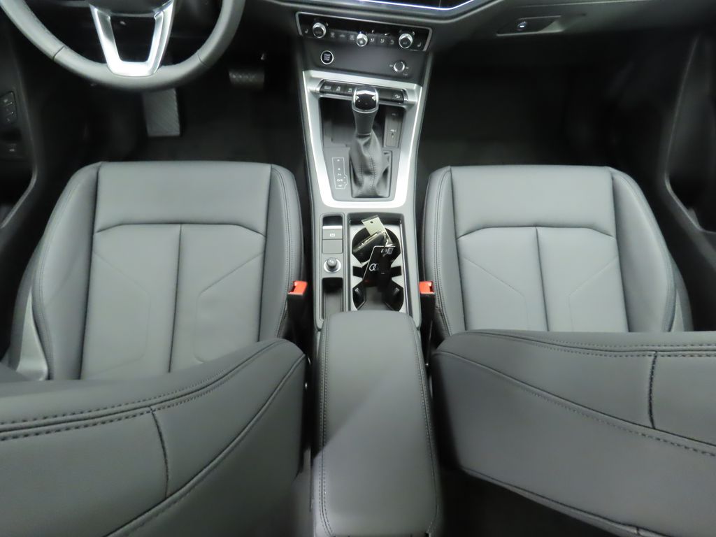 Thumbnail: 2025 Audi Q3 - 17