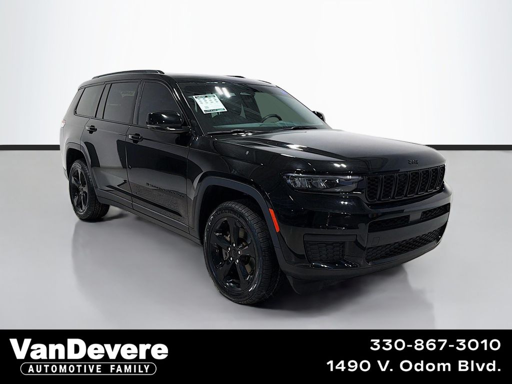 Diamond Black Crystal Pearlcoat 2023 Jeep Grand Cherokee L SUV / Crossover Four-Wheel Drive 8-Speed Automatic