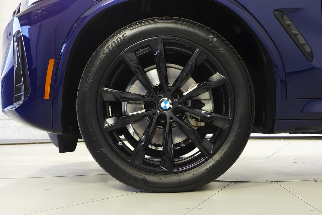 Thumbnail: 2025 BMW X4 - 5