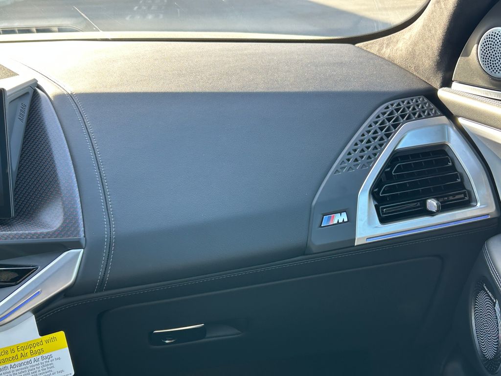 Thumbnail: 2026 BMW XM - 26