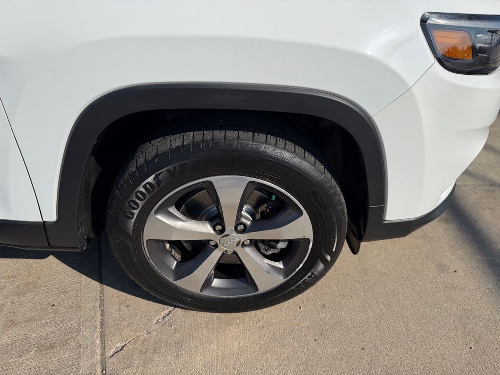 2019 Jeep Cherokee Limited - Image 4