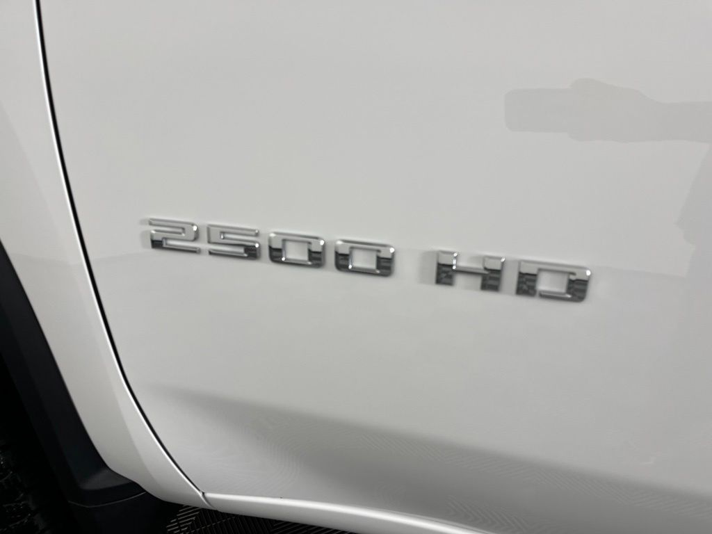 Thumbnail: 2026 Chevrolet Silverado 2500 - 21