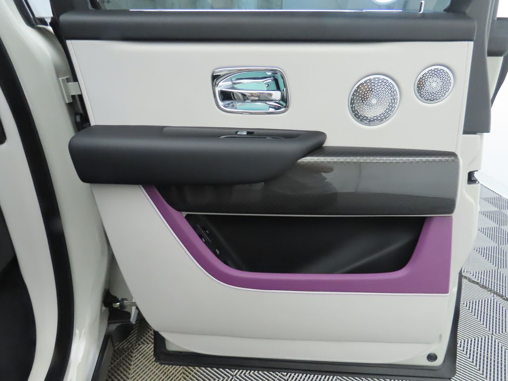 Thumbnail: 2023 Rolls-Royce Cullinan - 26