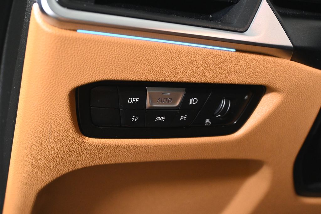 Thumbnail: 2024 BMW 3 Series - 26