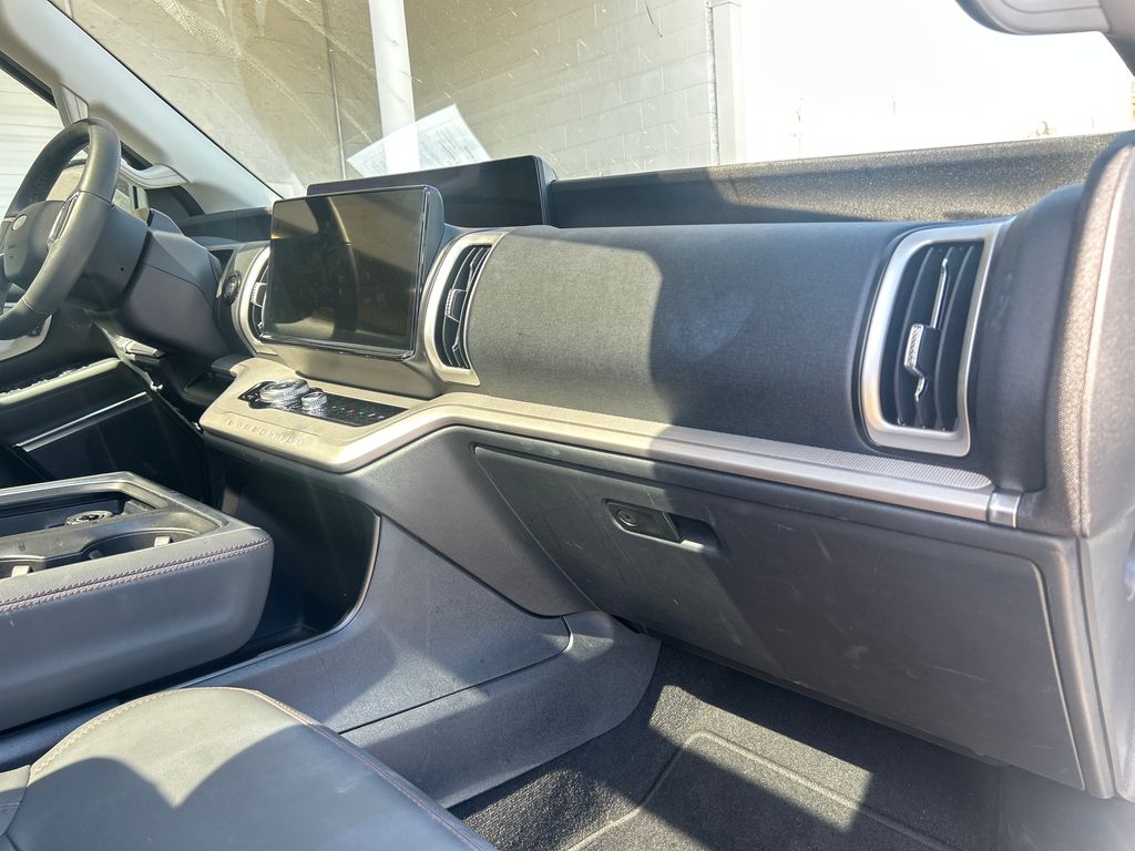 Used 2025 Gray Ford Active image 14