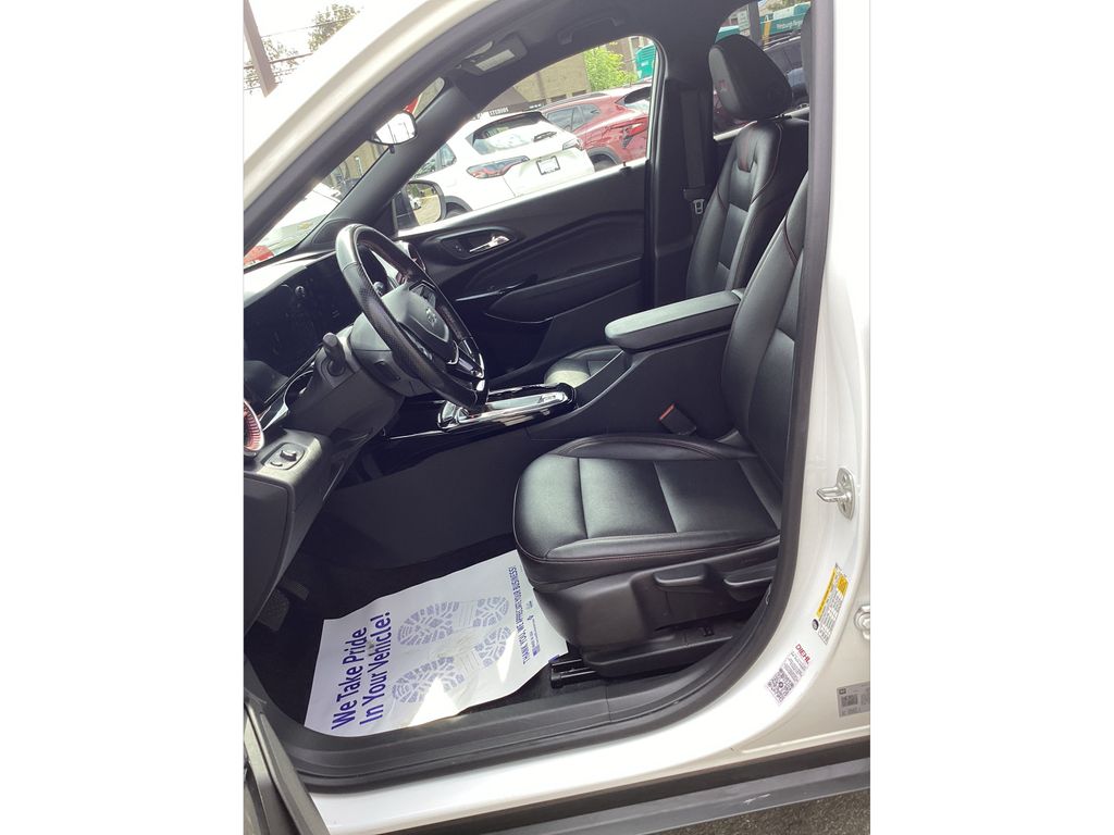 Used 2024 Chevrolet Trax SUV
