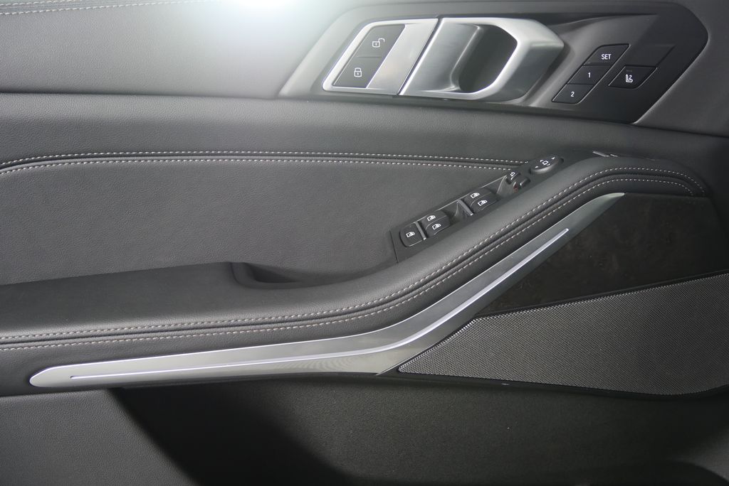 Thumbnail: 2025 BMW X5 - 8