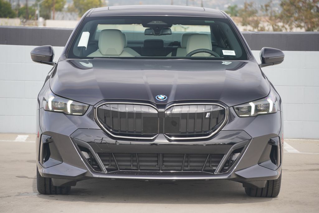 Thumbnail: 2026 BMW i5 - 2