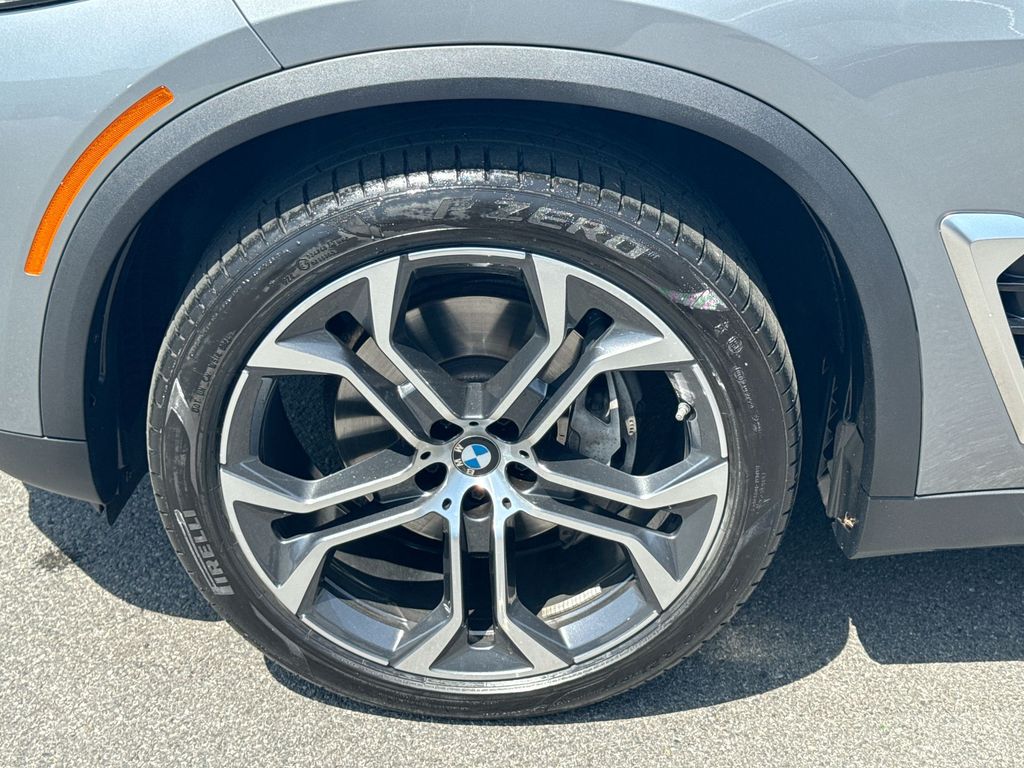 2025 BMW X5 xDrive40i 10