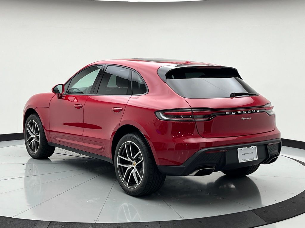 Thumbnail: 2025 Porsche Macan - 3