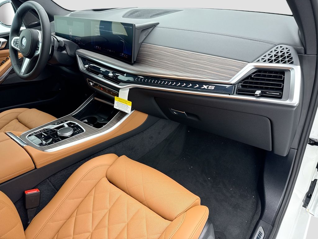 Thumbnail: 2026 BMW X5 - 16
