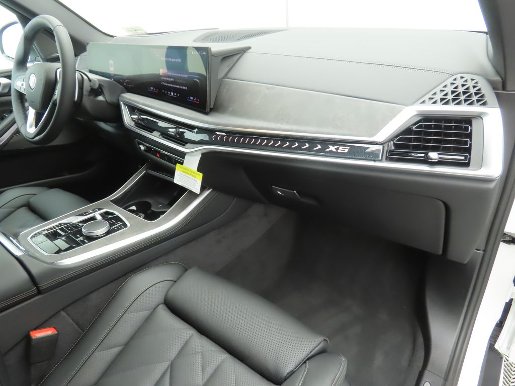 Thumbnail: 2026 BMW X5 - 17