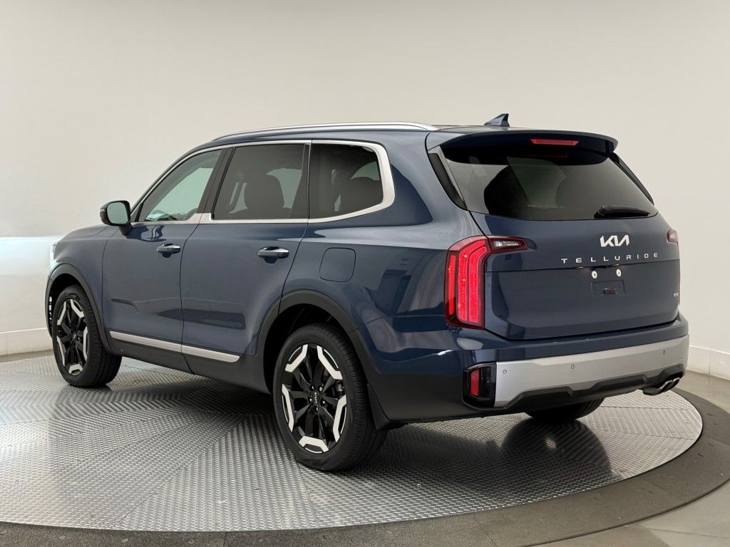 Thumbnail: 2023 Kia Telluride - 8