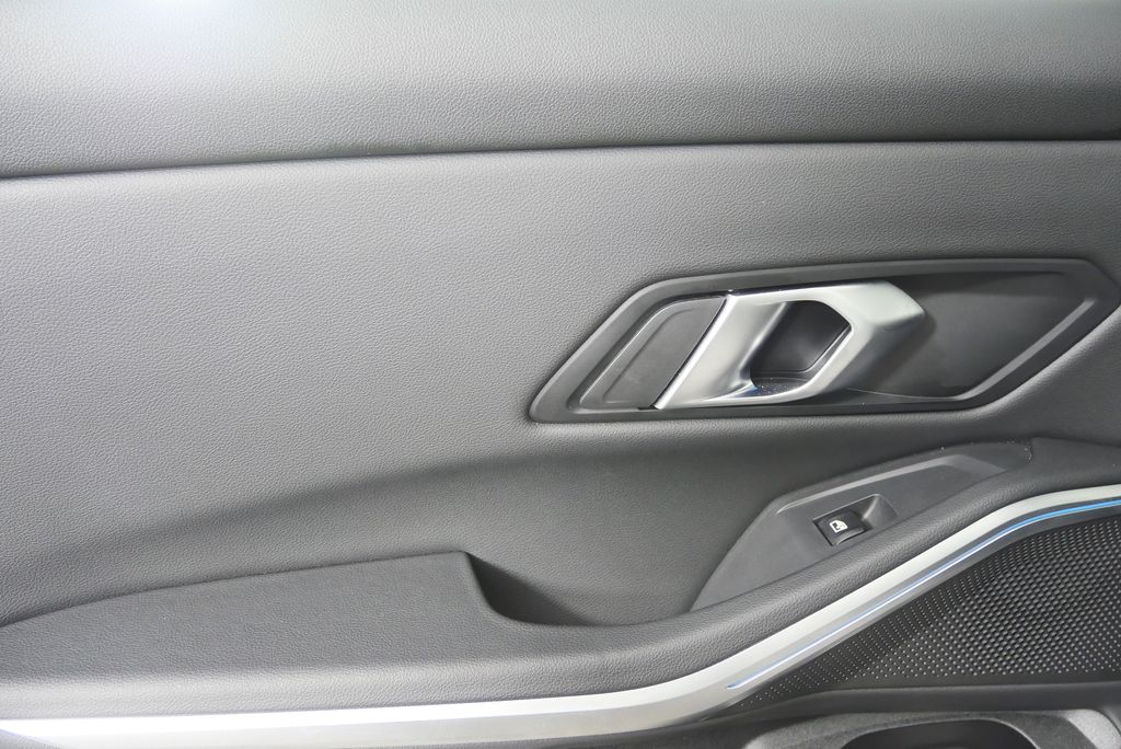 Thumbnail: 2025 BMW 3 Series - 14