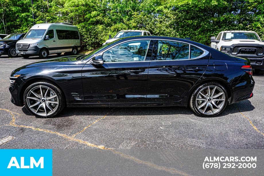 Used 2025 Black Genesis 2.5T image 7