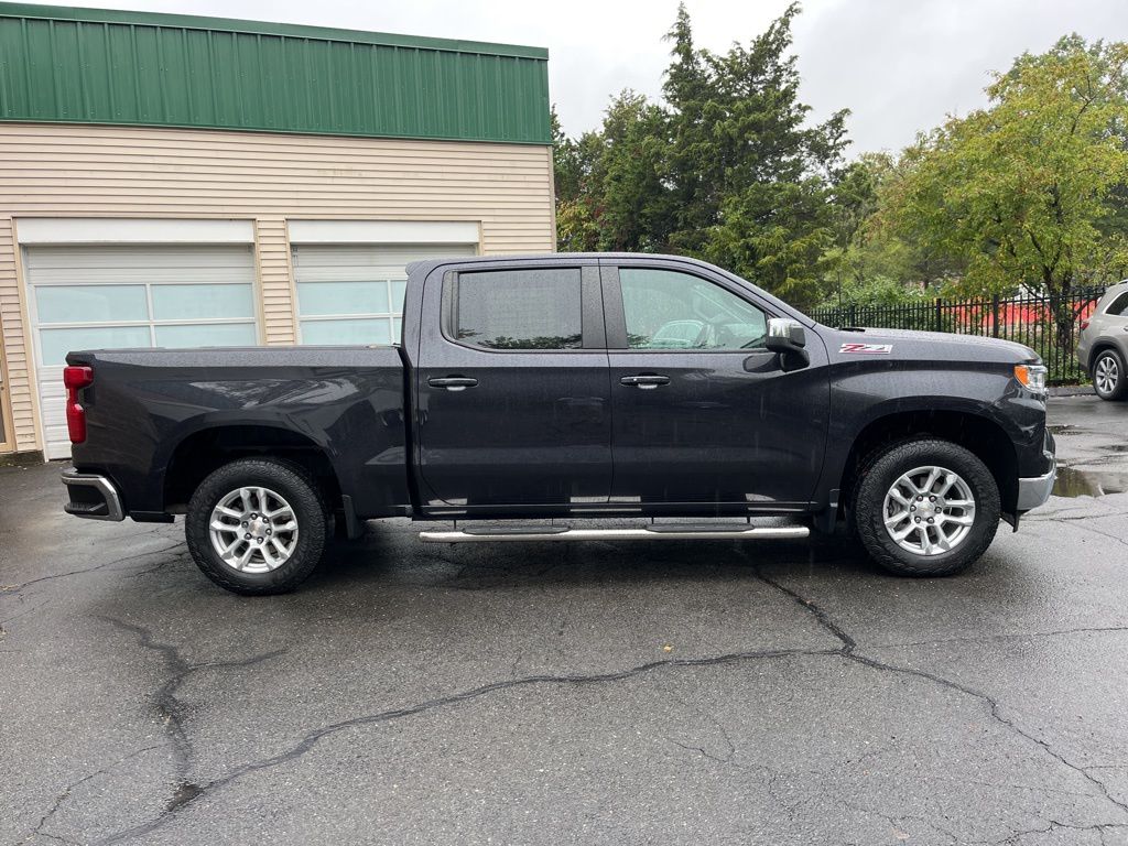 Thumbnail: 2022 Chevrolet Silverado 1500 - 4