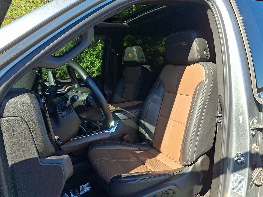 Thumbnail: 2024 Chevrolet Silverado 3500 - 13