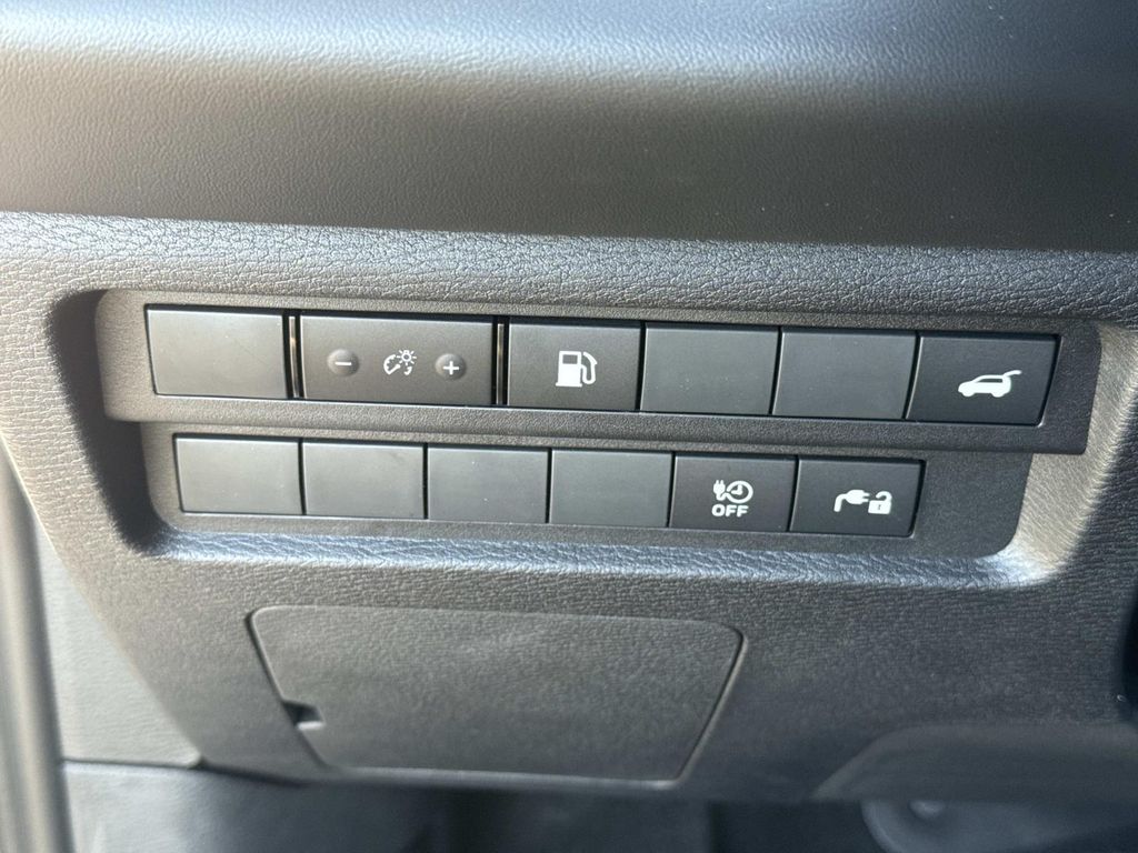 2025 Mitsubishi Outlander Plug-in Hybrid SE - Photo 39