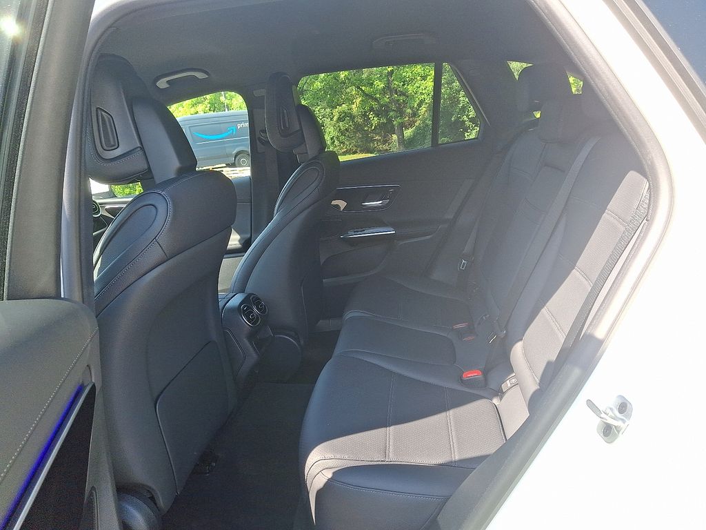 2024 Mercedes-Benz GLC 300 10