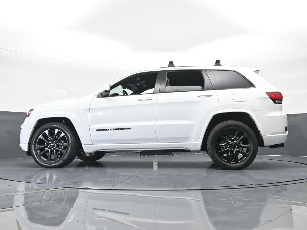 Used 2018 Bright White Clearcoat Jeep Altitude image 52