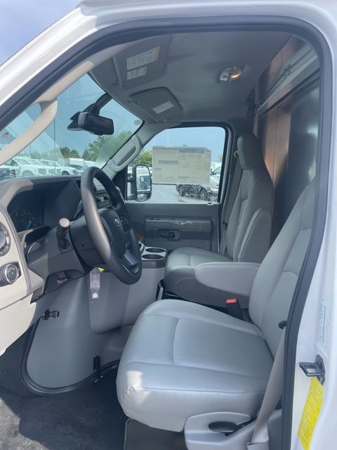 2026 Ford E-350 Cutaway 