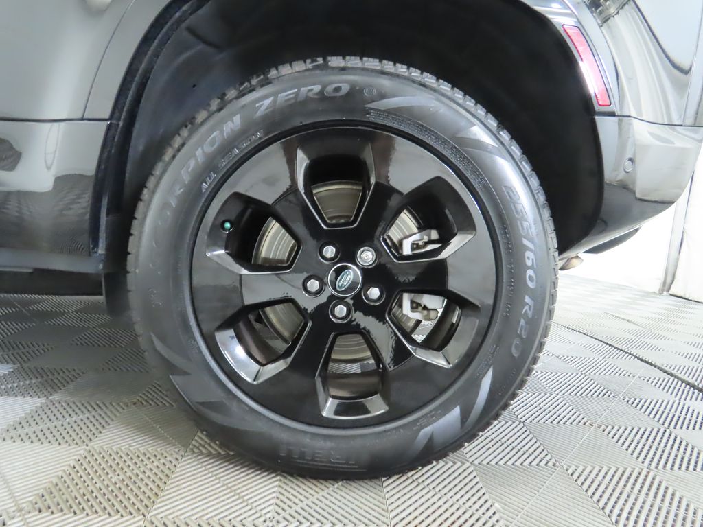 Thumbnail: 2023 Land Rover Defender - 32