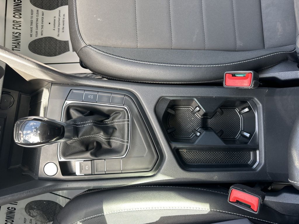 2022 Deep Black Pearl Volkswagen Taos 1.5T SE FWD SUV
