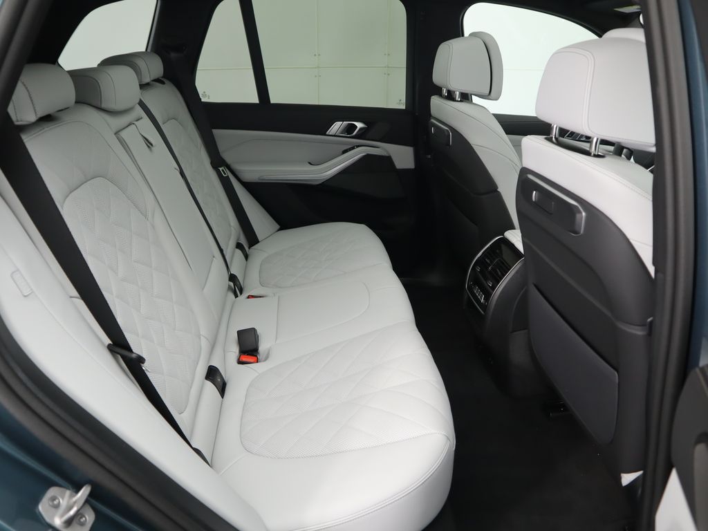 Thumbnail: 2026 BMW X5 - 23