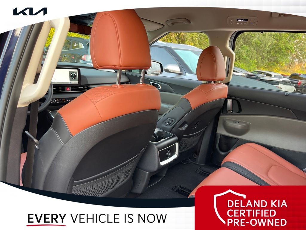 Used 2025 Kia Carnival Van