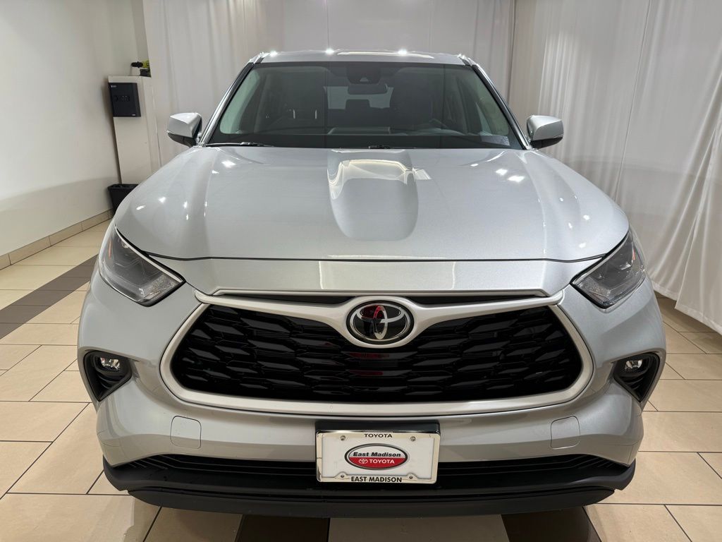 Thumbnail: 2025 Toyota Highlander - 8