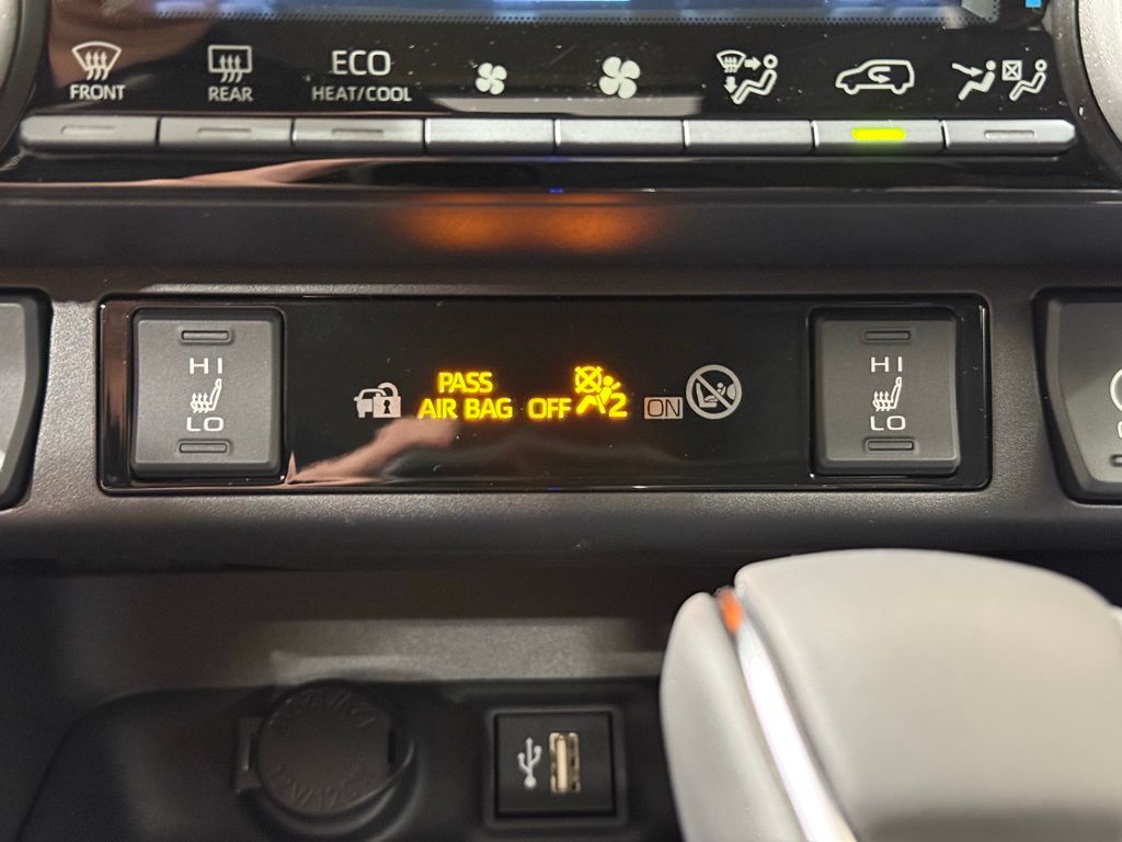 Thumbnail: 2025 Toyota RAV4 - 30