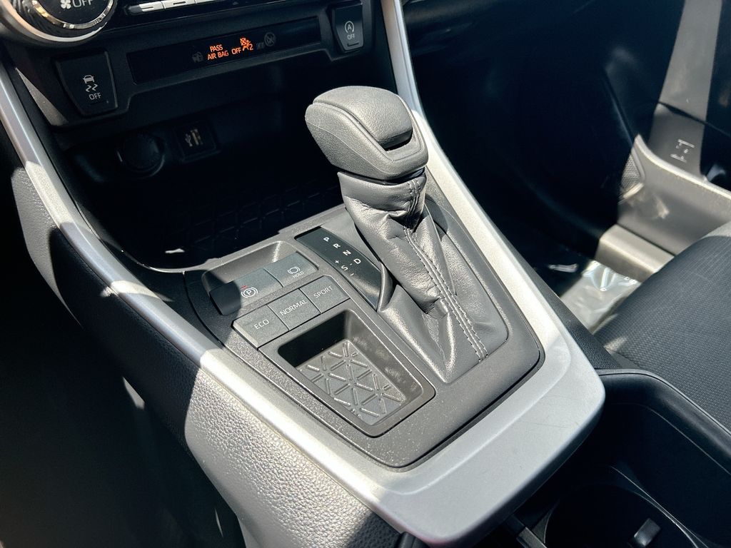 Thumbnail: 2025 Toyota RAV4 - 27