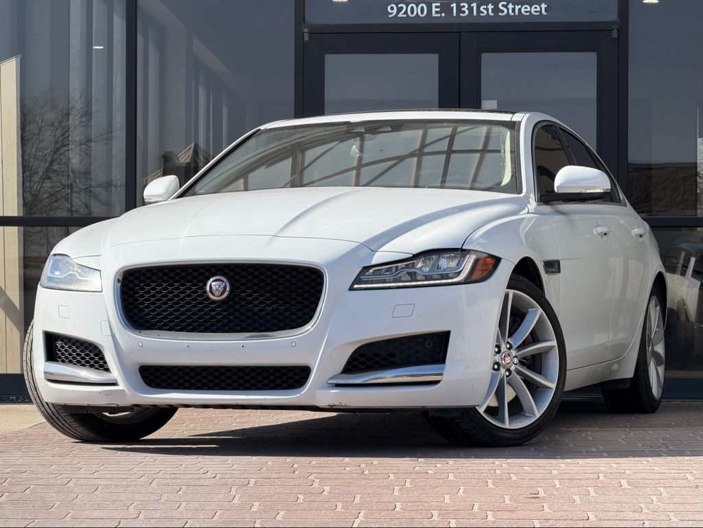 2016 Jaguar XF 35t Premium RWD