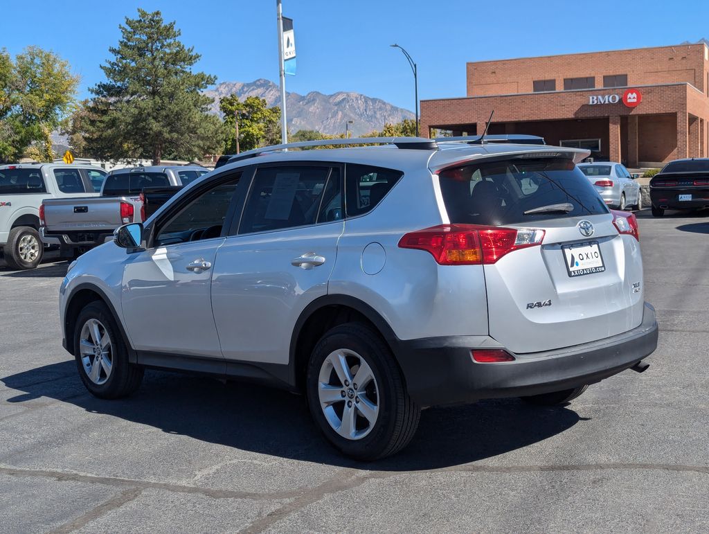 2015 Toyota RAV4 XLE 7