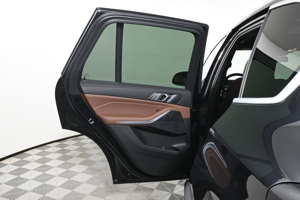 Thumbnail: 2025 BMW X5 - 32