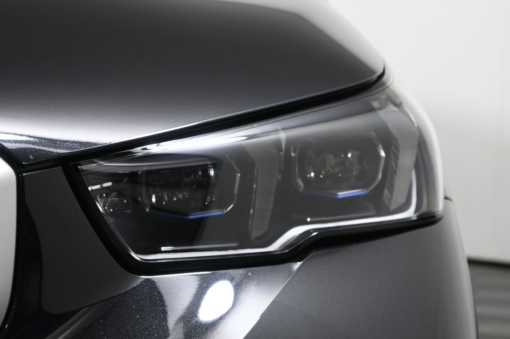 Thumbnail: 2026 BMW 5 Series - 11