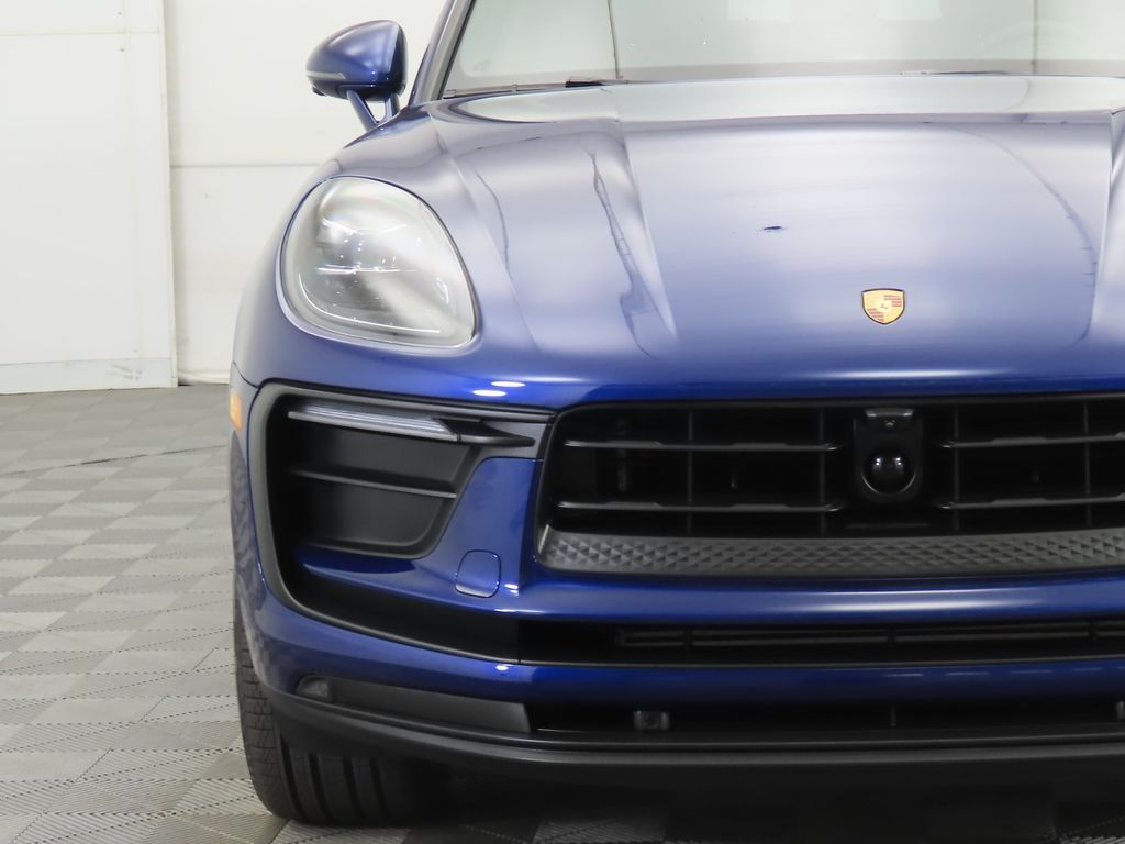 Thumbnail: 2025 Porsche Macan - 12