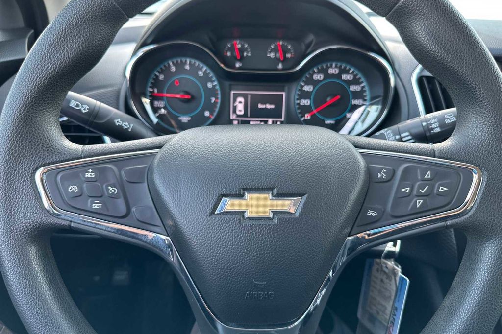 2017 Chevrolet Cruze LT 25