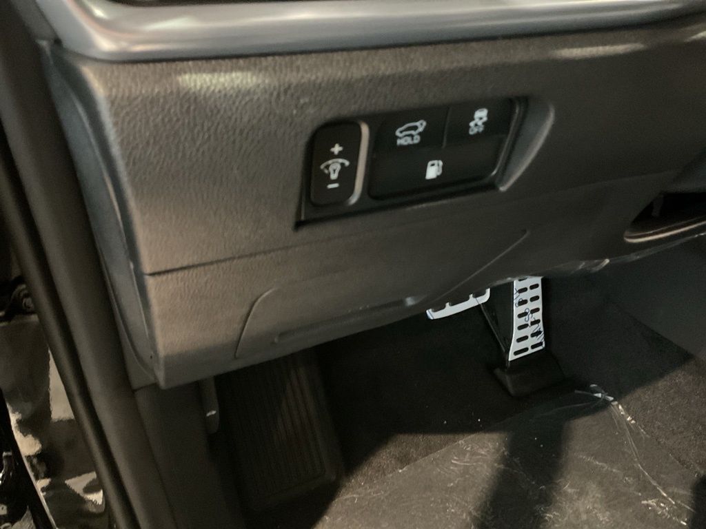 New 2026 Black Kia SX Prestige image 12