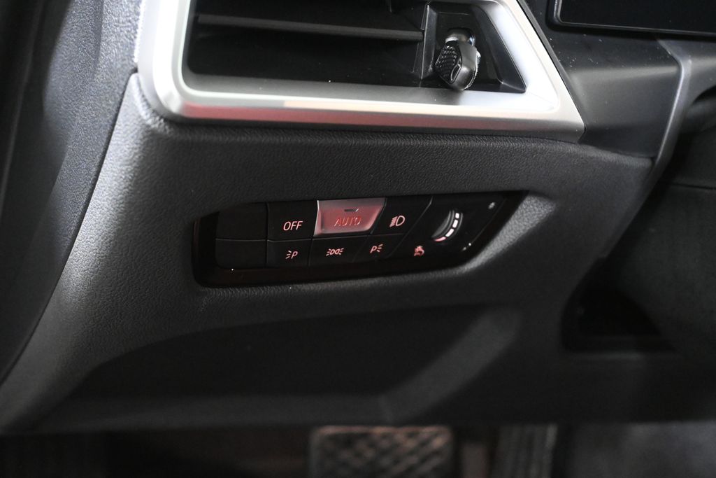 Thumbnail: 2026 BMW 4 Series - 26