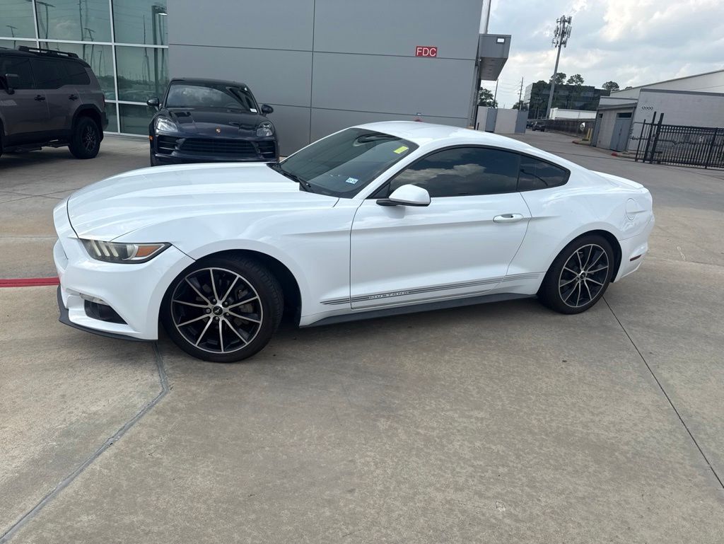 2016 Ford Mustang EcoBoost White at Autostrade