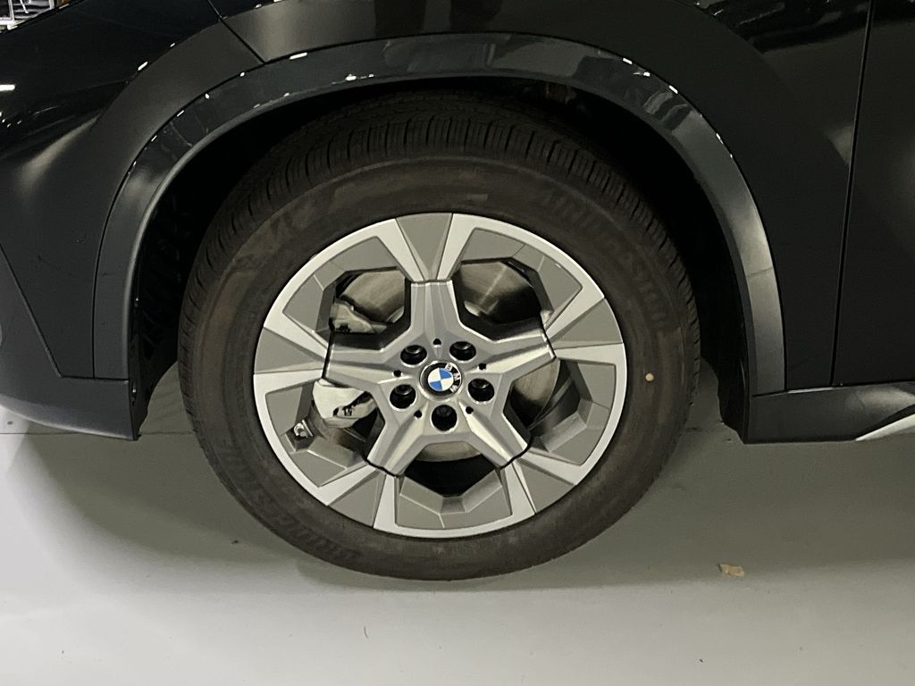 Thumbnail: 2026 BMW X1 - 10