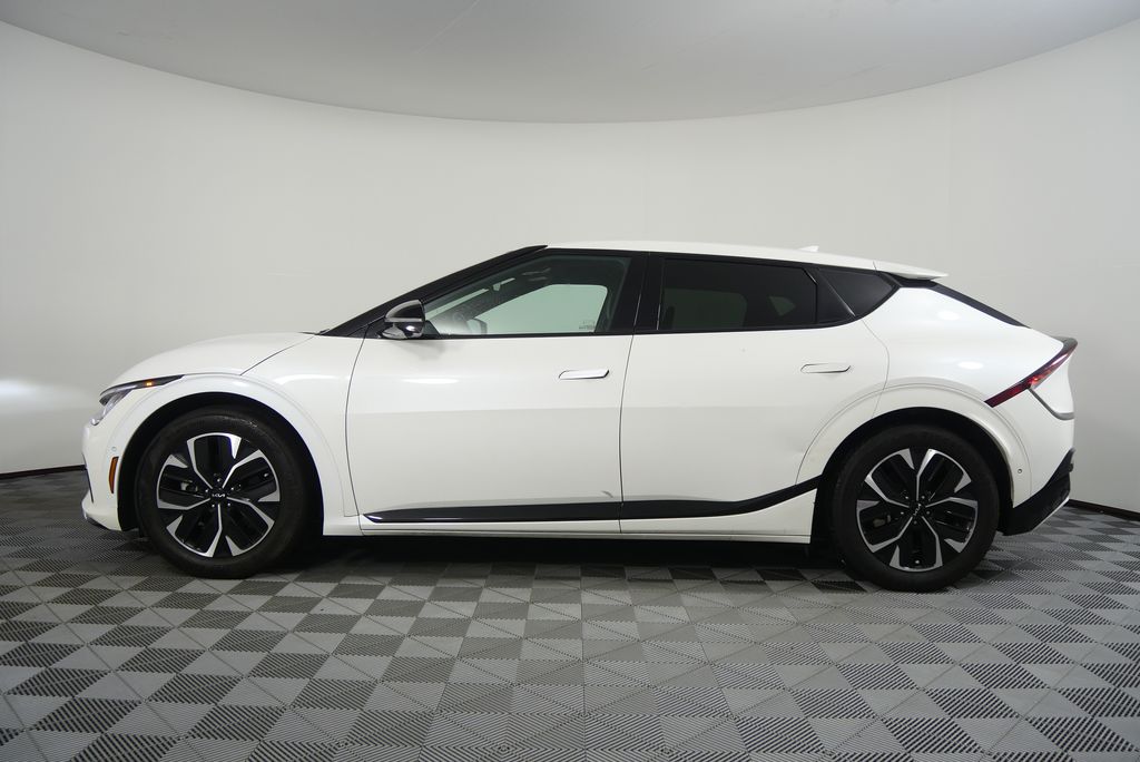 Thumbnail: 2022 Kia EV6 - 6