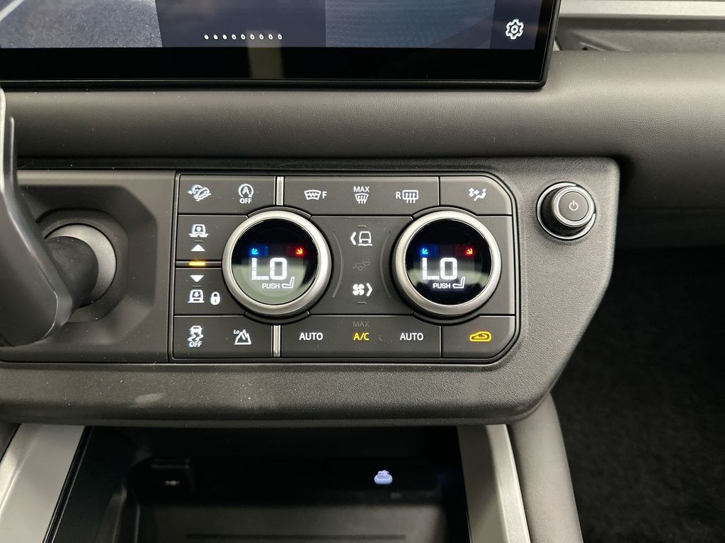 Thumbnail: 2025 Land Rover Defender - 12